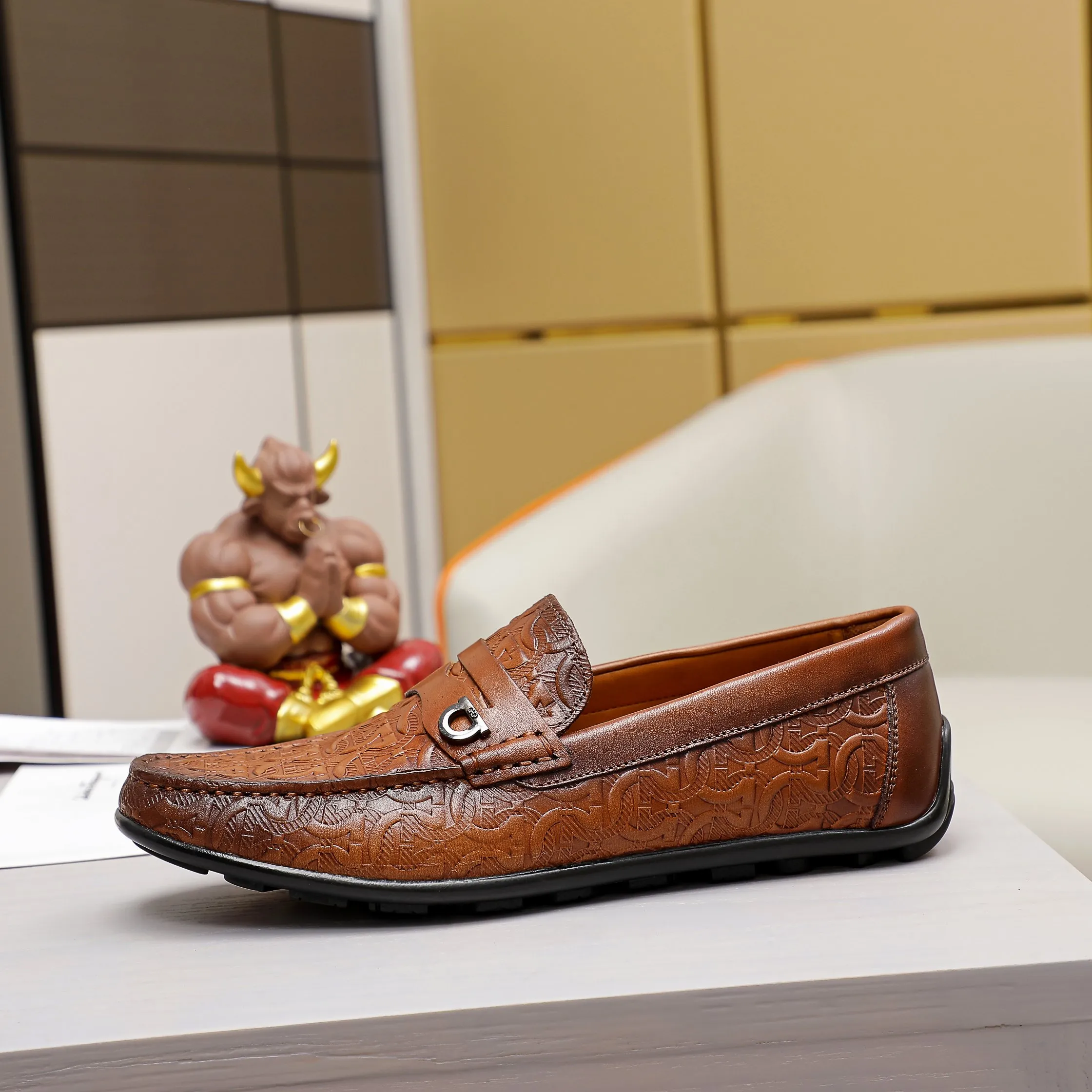 Men's clothing and shoes💰360 🔥Ferragamo's new men's casual slip-on shoes🇨🇳Official website original 1:1 mold opening, original quality💯Fine workmanship, high-end luxury☘The upper is made of imported Italian first-layer cowhide🌴Top layer🐷Leather lining🍓Rubber wear-resistant and non-slip outsole, breathable and comfortable to wear🍍The first choice for high-grade men🍉Black, brown. Code number 38-45